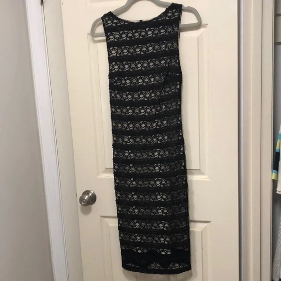 Alice + Olivia | Dresses | Alice Olivia Black Lace Dress With Keyhole Back Size 6 | Poshmark Alice + Olivia | Dresses | Alice Olivia Black Lace Dress With Keyhole Back Size 6 | Poshmark